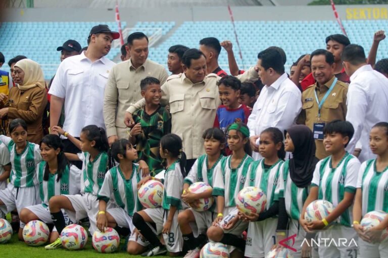 Presiden Prabowo Subianto Luncurkan 17 Stadion Berstandard FIFA di Indonesia