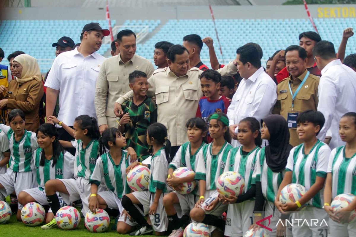 Presiden Prabowo Subianto Luncurkan 17 Stadion Berstandard FIFA di Indonesia